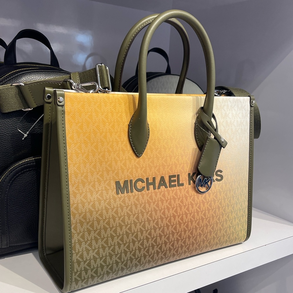 MICHAEL KORS Mirella Medium Ombré Signature Logo Tote Bag
Olive Combo
NWT - Picture 3 of 16